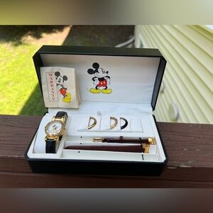 Vintage Disney Mickey Mouse Black & Gold-tone  Women Fashion Watch|Untested